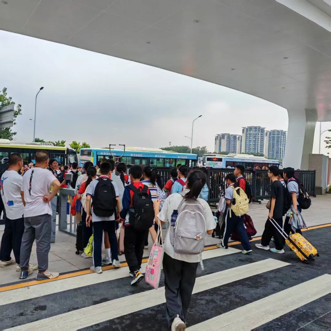 千名學生“專車”接送!江海區這波操作讓家長集體點贊 圖片