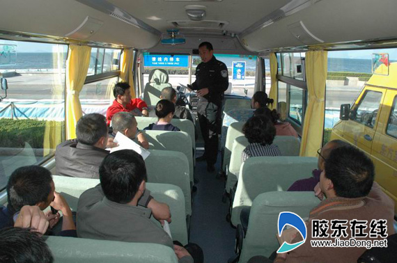 開發區交警加強校車排查和校車駕駛員培訓