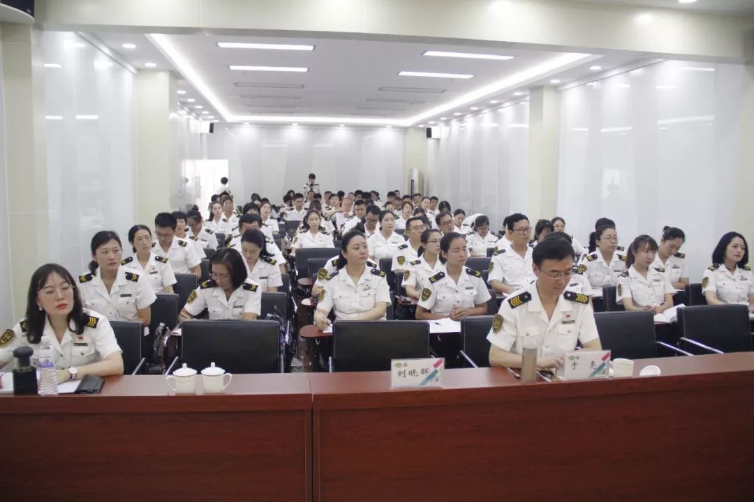 “不忘初心 錘煉匠心”系列活動(dòng)之六——交運(yùn)溫馨校車公司舉行“不忘初心、錘煉匠心”企業(yè)管理專題培訓(xùn) “不忘初心 錘煉匠心”系列活動(dòng)之六——交運(yùn)溫馨校車公司舉行“不忘初心、錘煉匠心”企業(yè)管理專題培訓(xùn)