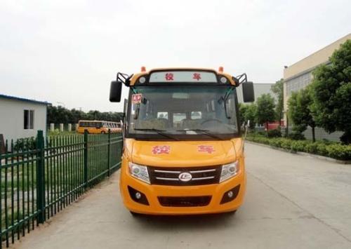 筑牢夏季校車安全防線 云龍交警舉辦夏季校車從業(yè)人員安全教育培訓(xùn)會(huì)