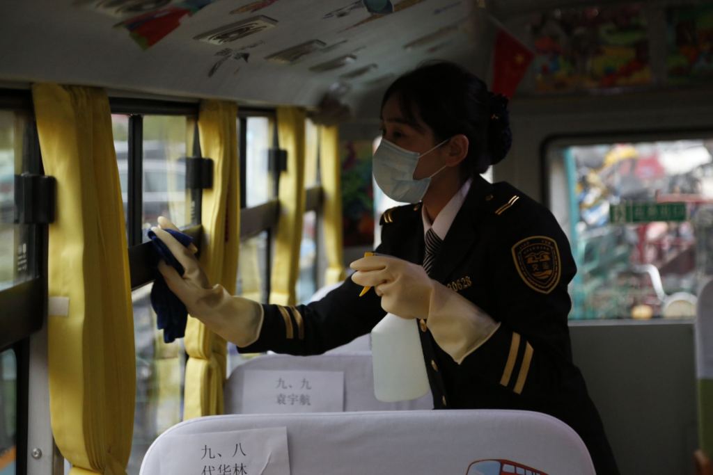 “大鼻子”校車開進嶗山9年了，護航山區(qū)孩子上學(xué)路