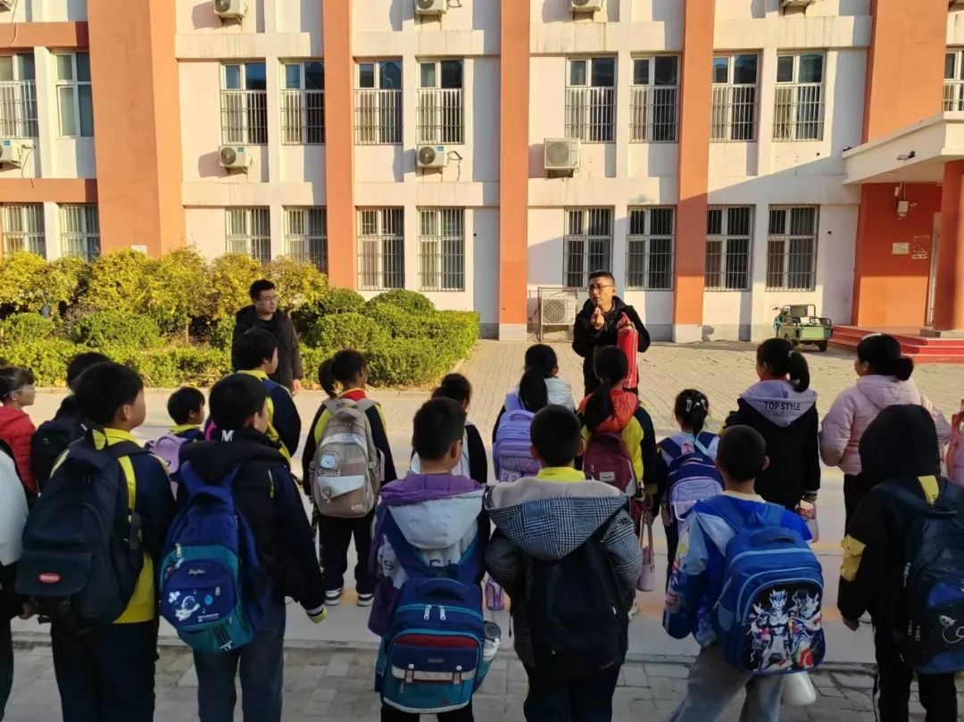 【工作動態】校車安全,用心守護——夏津縣香趙莊鎮中學校車消防逃生演練 圖片