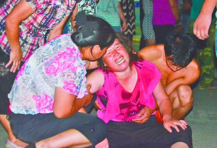 “校車”軋過3歲男童 校車司機駕車離去