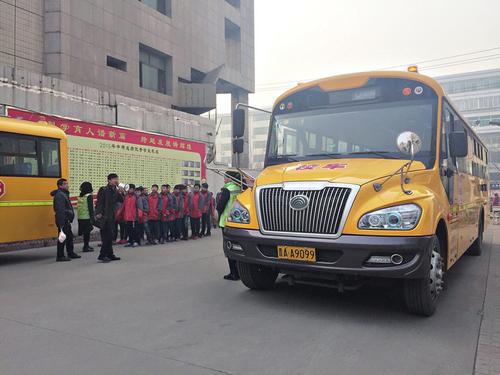“袋鼠行動”全力護航校車安全——山西童華陽光校車公司舉辦“校車安全大講堂”