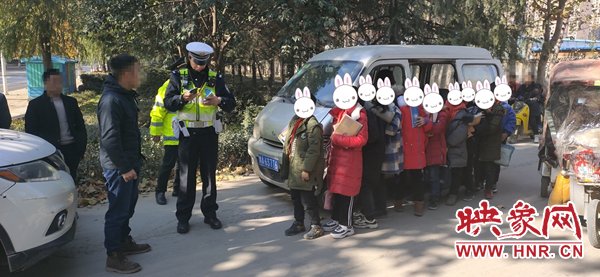 一天查獲6起“黑校車” 鄭州交警五大隊(duì)嚴(yán)查接送學(xué)生車輛超員駕駛交通違法行為