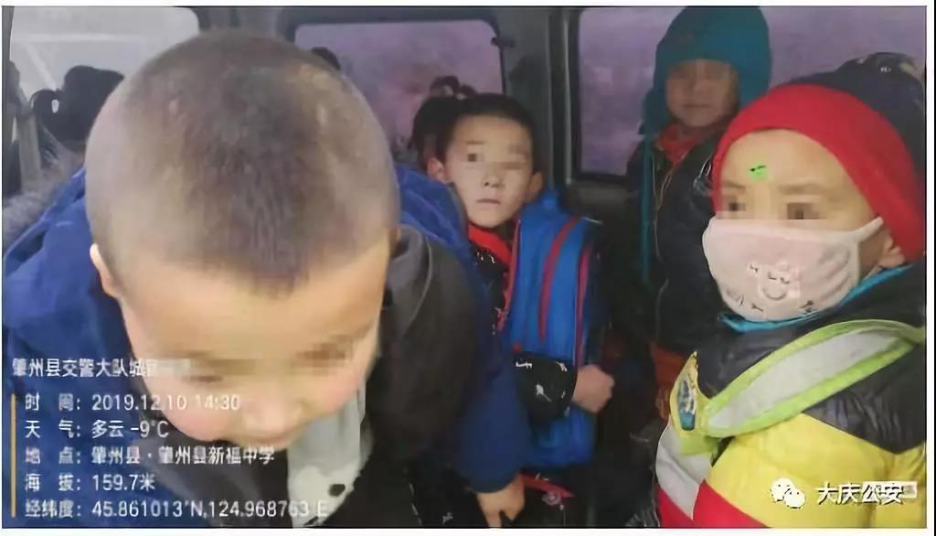 危險！“黑校車”里塞滿小寶寶