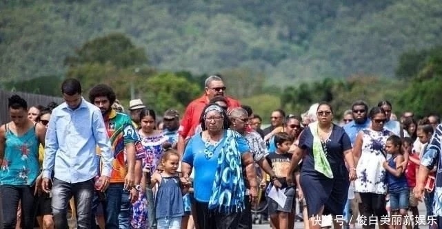 澳大利亞：3歲男孩被落在校車?yán)?小時活活熱死，被發(fā)現(xiàn)時尸體仍系著安全帶